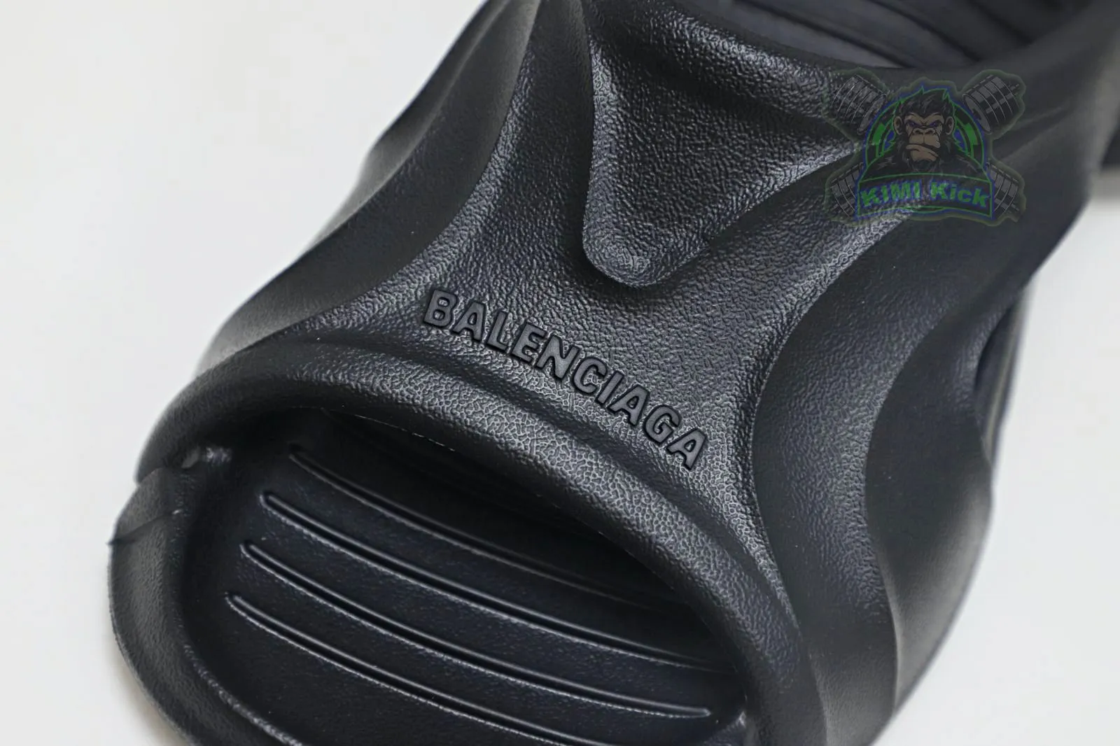 Reps Kimi kick BLGA Mold 0116