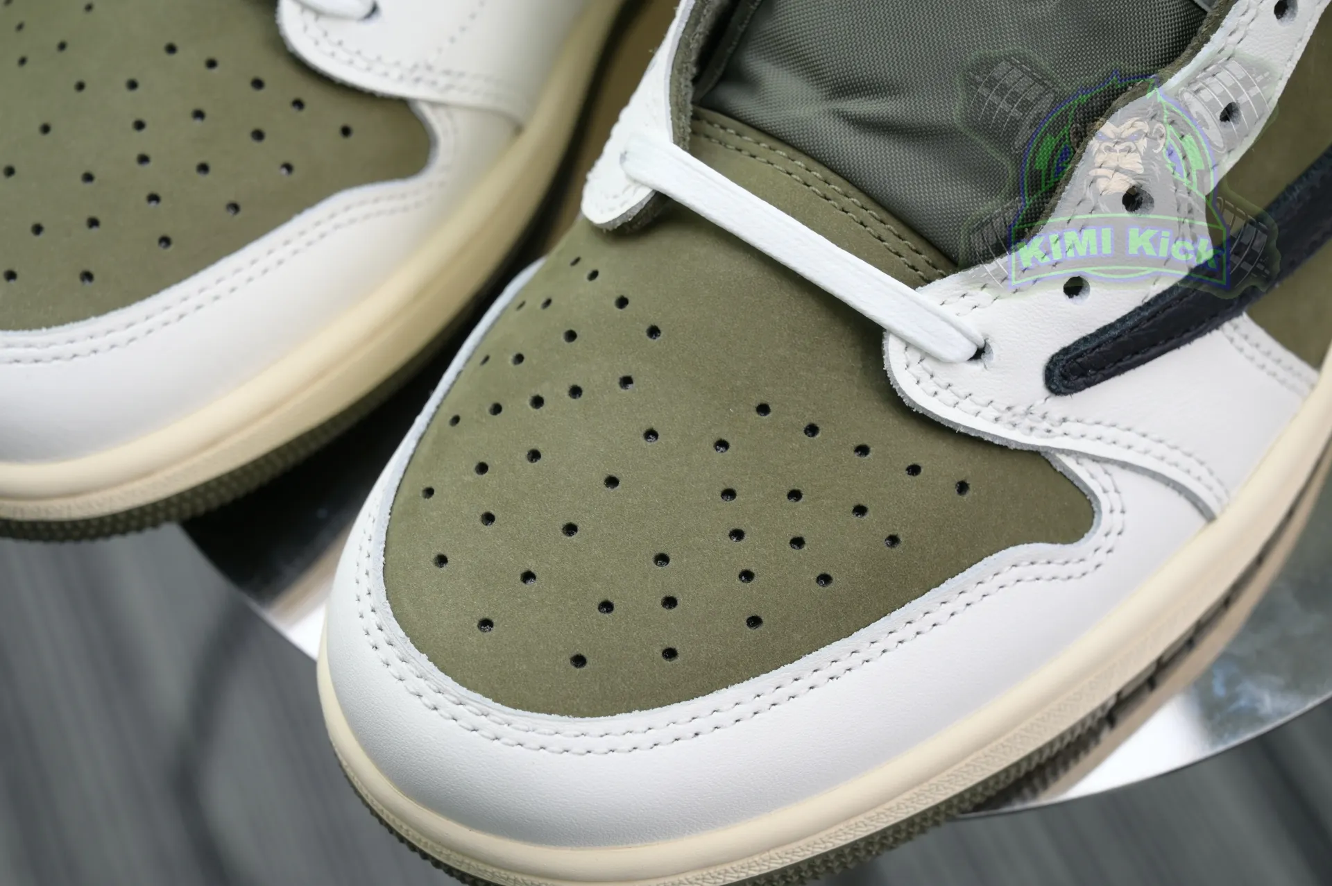 Kimikick Travis Scottx Jordan Air Jordan 1Low OG “Medium Olive” 0121