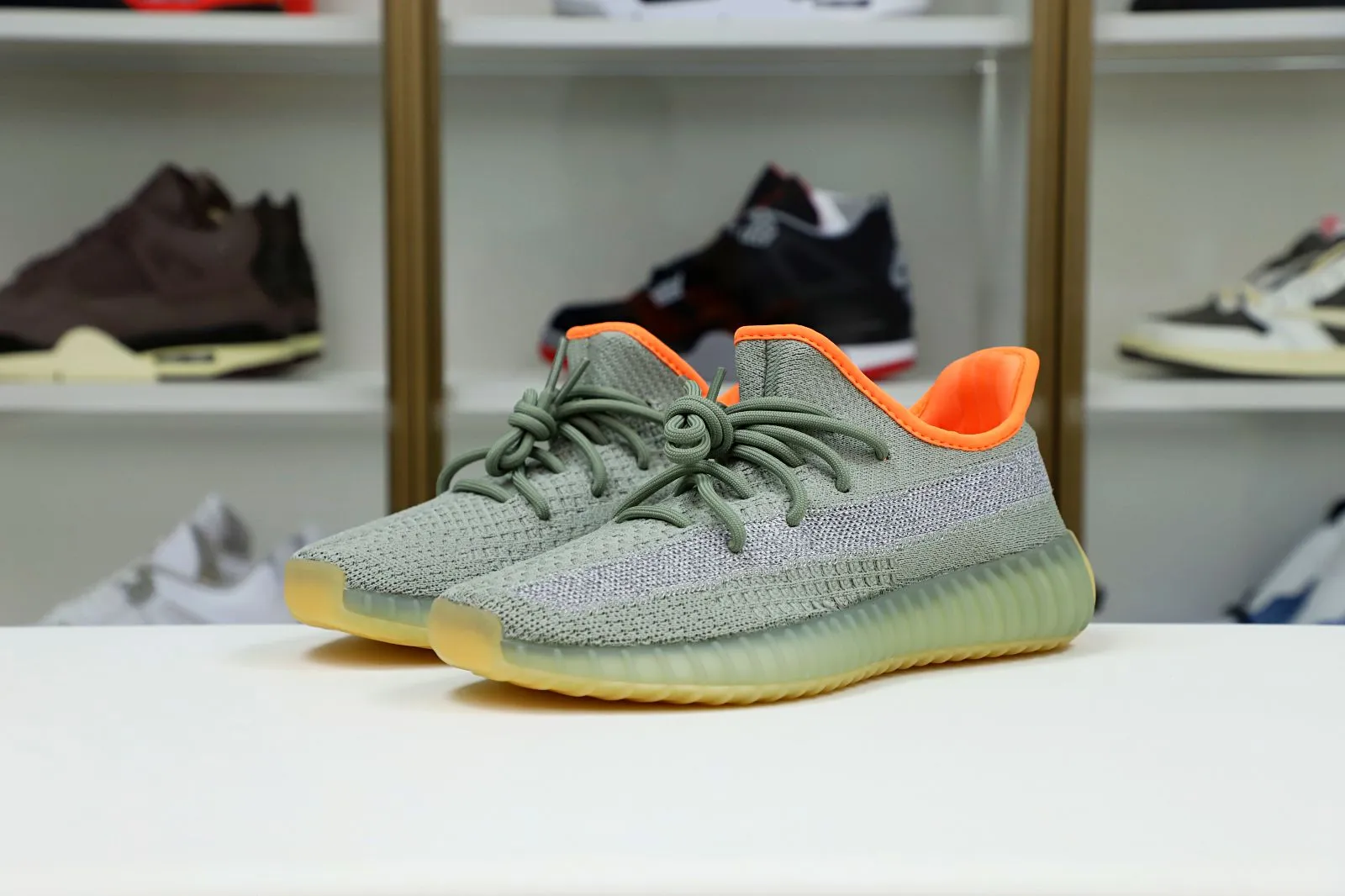 Reps Kimi kick YEEZY BOOST 350 V2 'DESERT SAGE' 0117