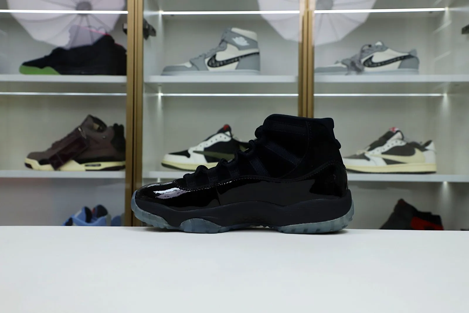 Kimikick AIR JORDAN 11 RETRO 'CAP AND GOWN' 0121