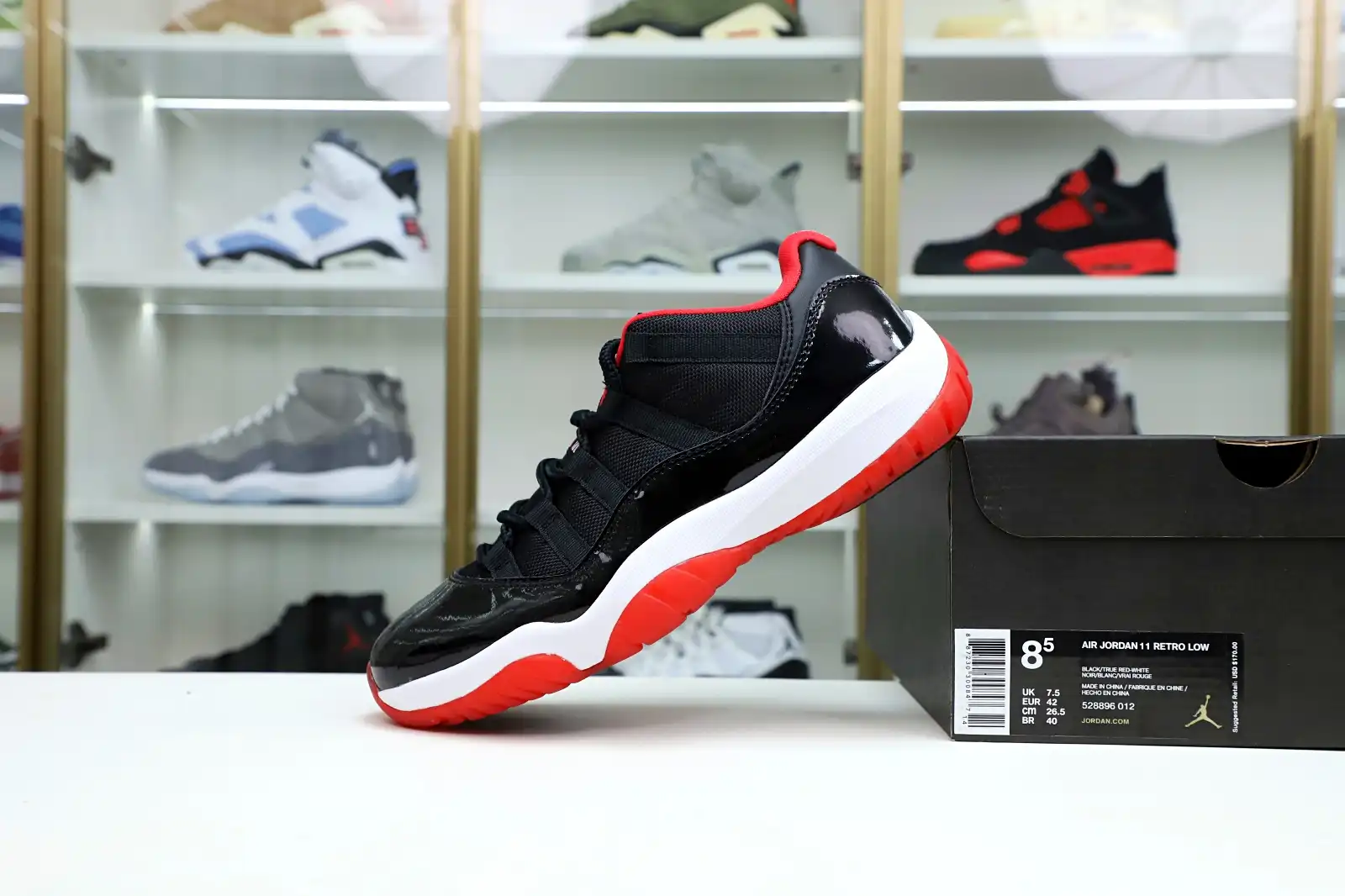 Kimikick AIR JORDAN 11 RETRO BRED LOW 0126