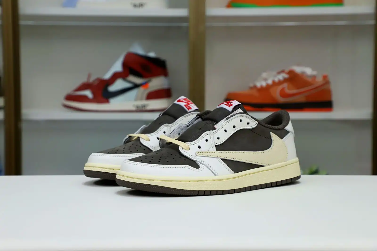 Kimikick TRAVIS SCOTT X AIR JORDAN 1 LOW OG REVERSE MOCHA 0130