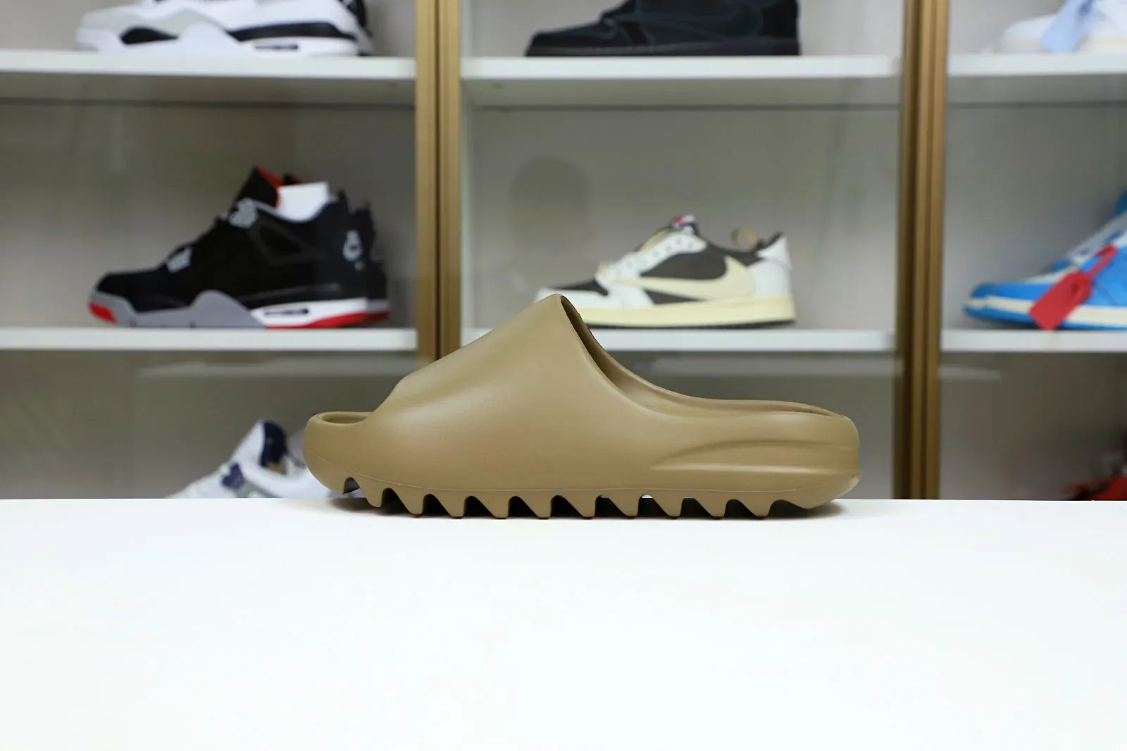 Rep Kimi kick Yeezy Slide BrownFV8425 0117