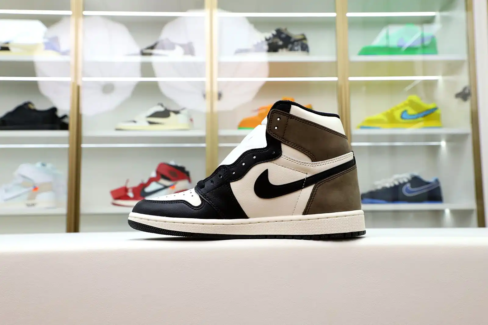 Kimikick AIR JORDAN 1 RETRO HIGH OG 'DARK MOCHA' 0125