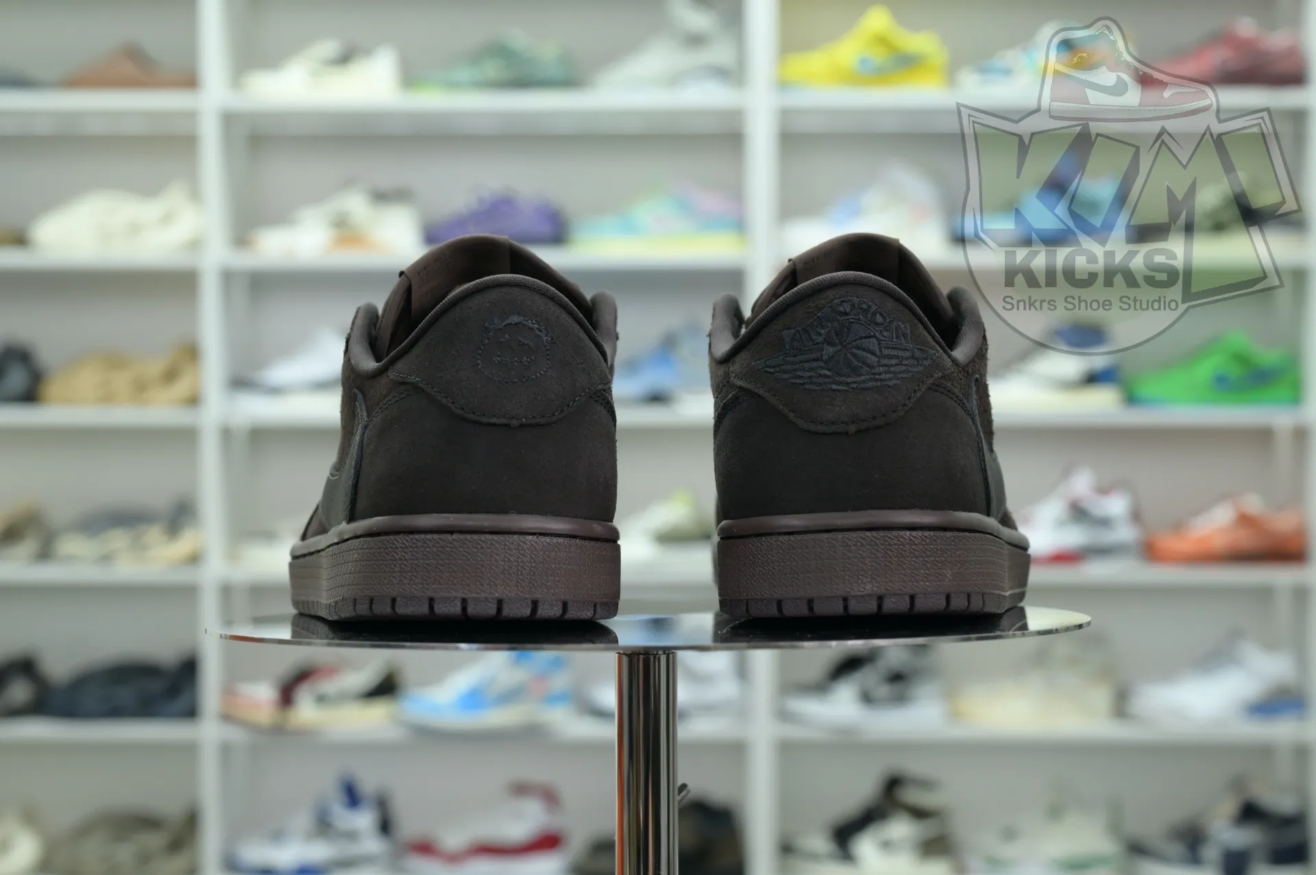 Rep Kimi kick Travis Scott x Jordan Air Jordan 1 Low OG“Velvet Brown” 0113