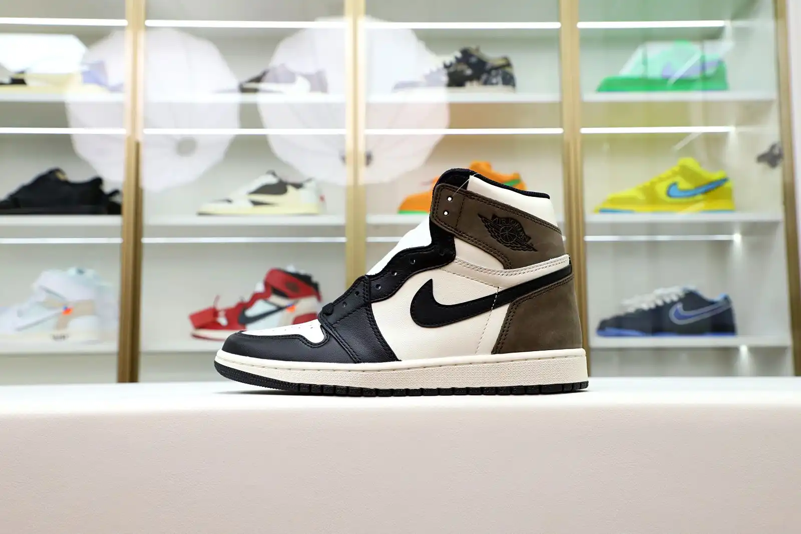 Kimikick AIR JORDAN 1 RETRO HIGH OG 'DARK MOCHA' 0125