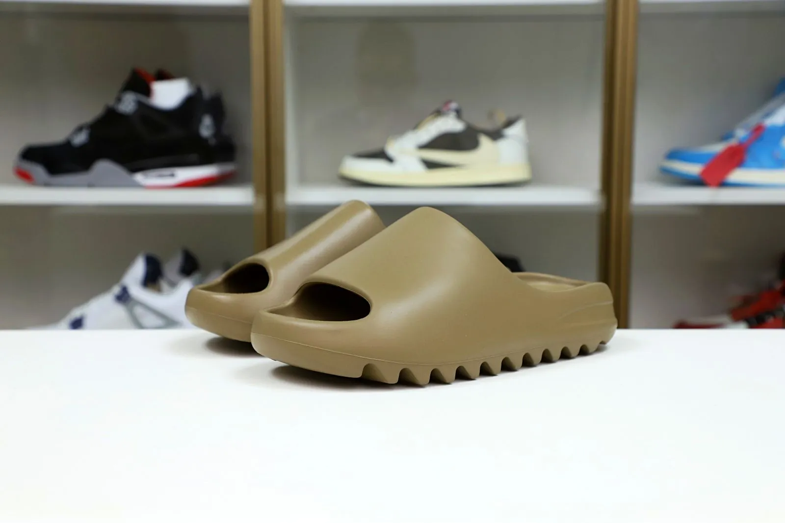 Rep Kimi kick Yeezy Slide BrownFV8425 0117