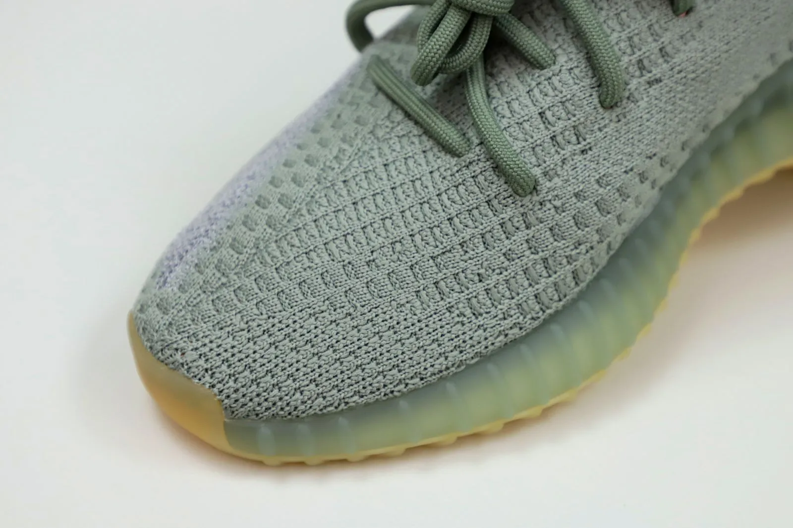 Reps Kimi kick YEEZY BOOST 350 V2 'DESERT SAGE' 0117