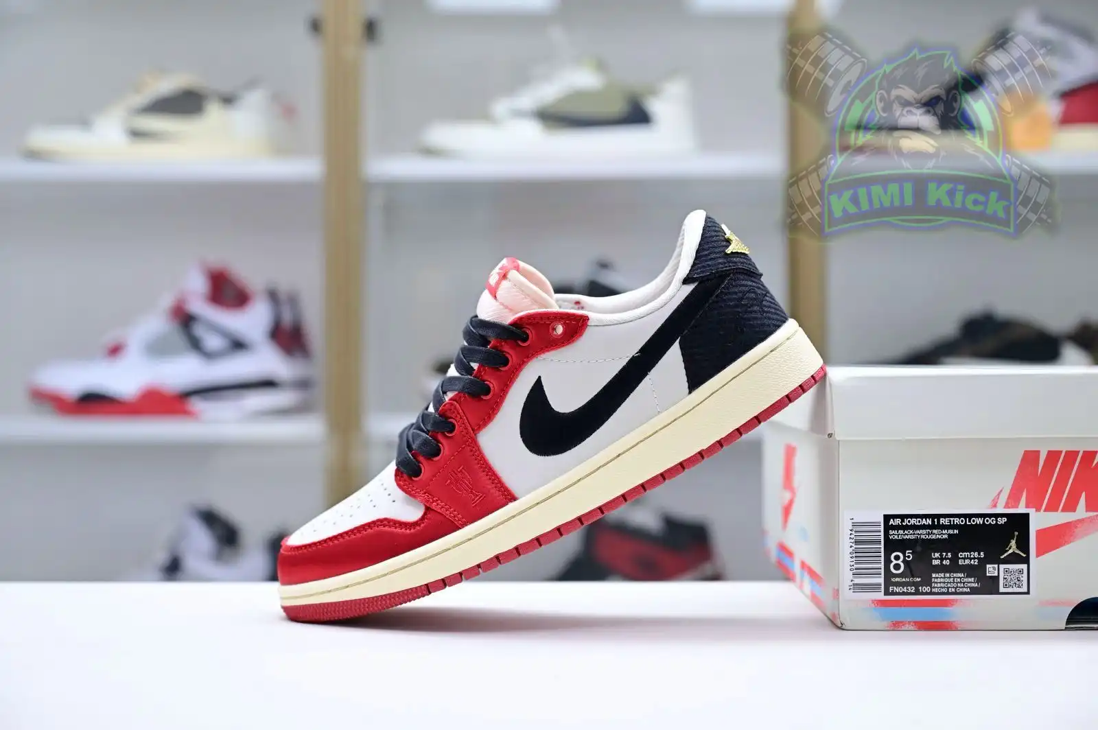 Kimikick Trophy Room x Jordan Air Jordan 1 Low OG “Away” 0125