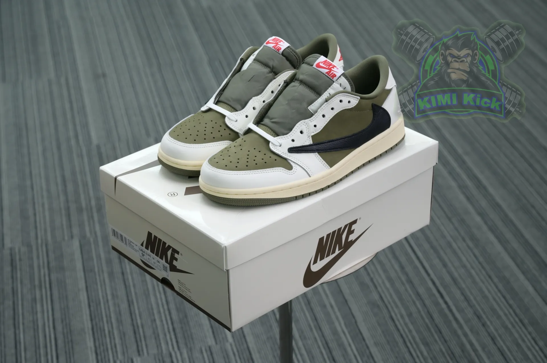 Kimikick Travis Scottx Jordan Air Jordan 1Low OG “Medium Olive” 0121