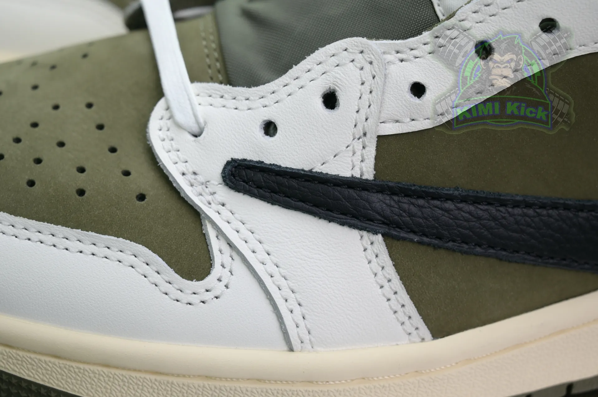 Kimikick Travis Scottx Jordan Air Jordan 1Low OG “Medium Olive” 0121