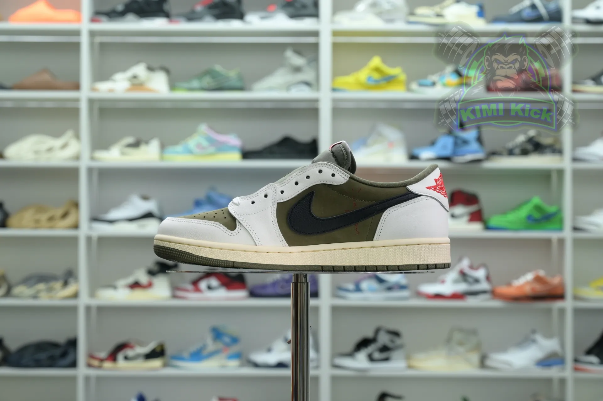 Kimikick Travis Scottx Jordan Air Jordan 1Low OG “Medium Olive” 0121