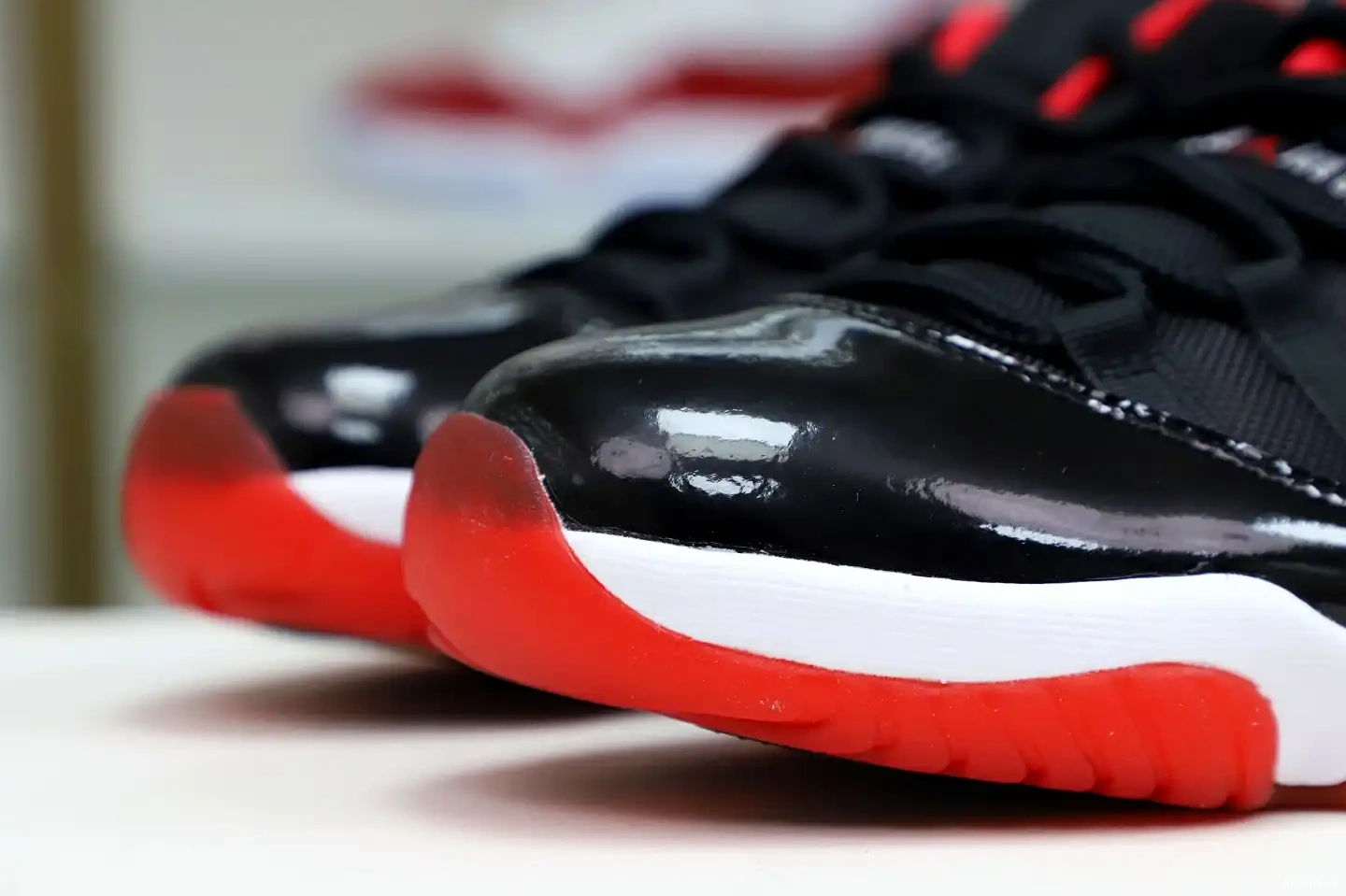 Kimikick JORDAN BRED 11 RETRO AIR LOW 0212