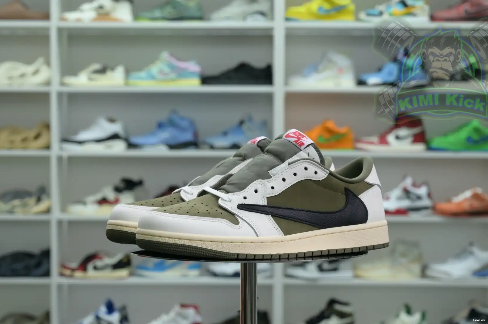 Travis Kimikick “Medium Air Scottx Jordan Olive” OG Jordan 1Low 0221