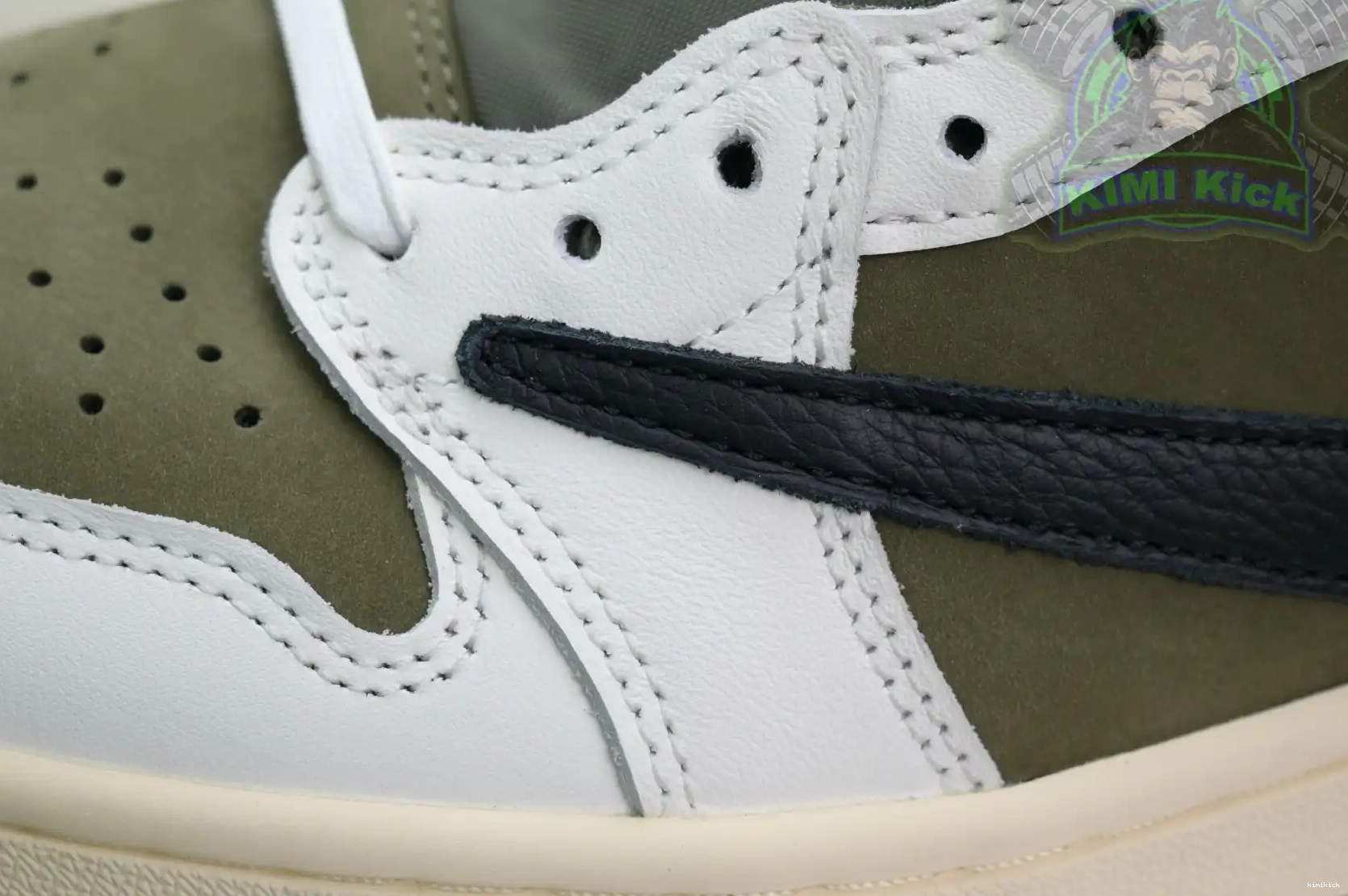 Travis Kimikick “Medium Air Scottx Jordan Olive” OG Jordan 1Low 0221