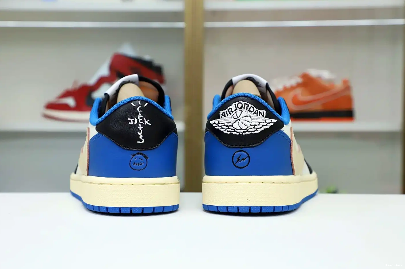 X X FRAGMENT DESIGN JORDAN SCOTT 1 AIR TRAVIS Kimikick LOW 0211