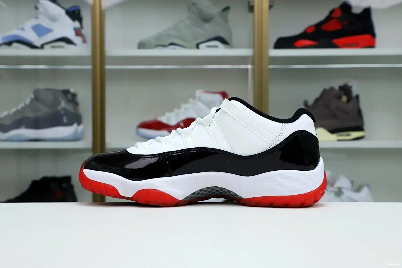 Kimikick BRED AIR WHITE JORDAN 11 LOW 0222