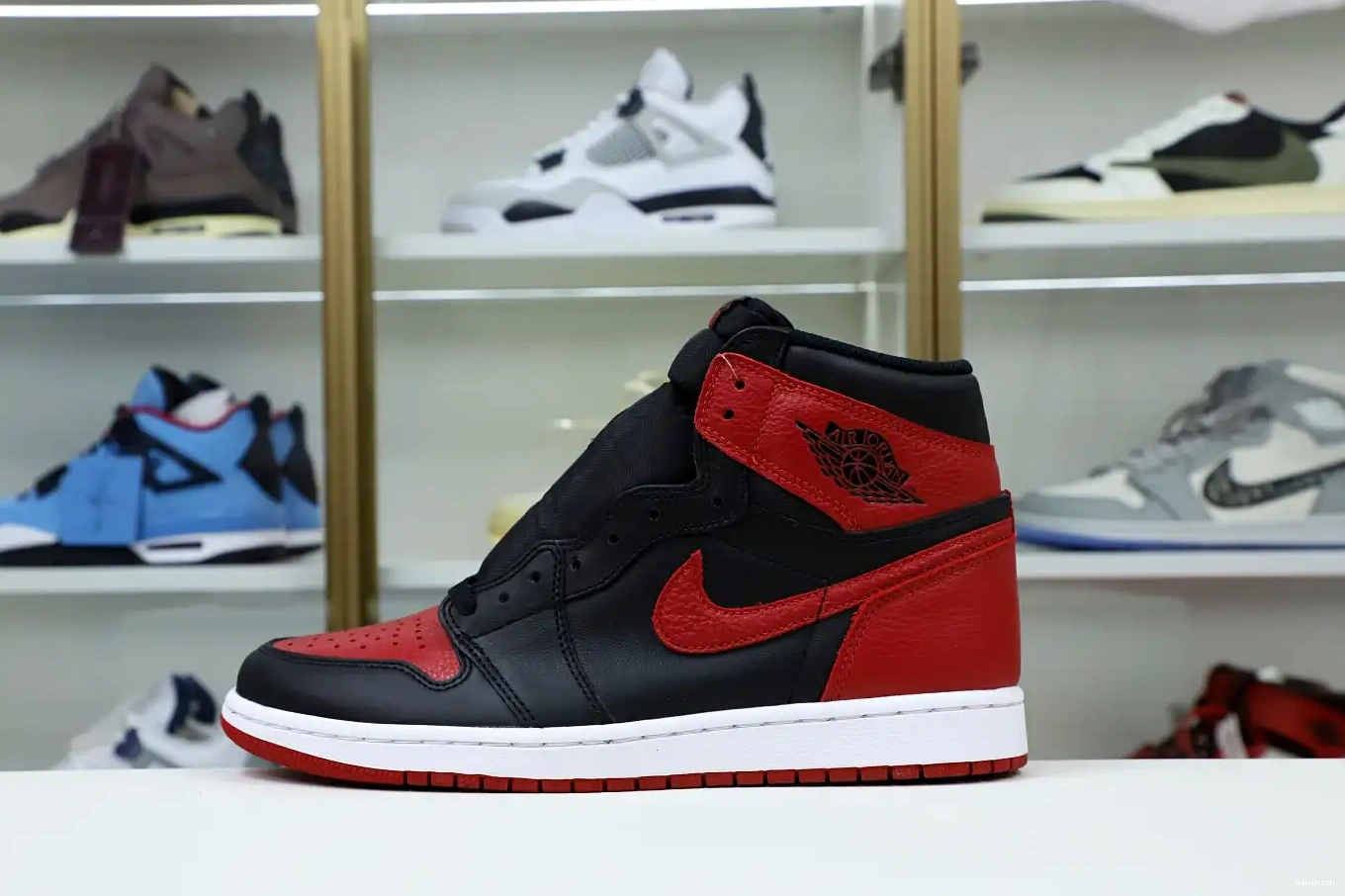 1 OG RETRO JORDAN Kimikick 'BRED' AIR HIGH 0210