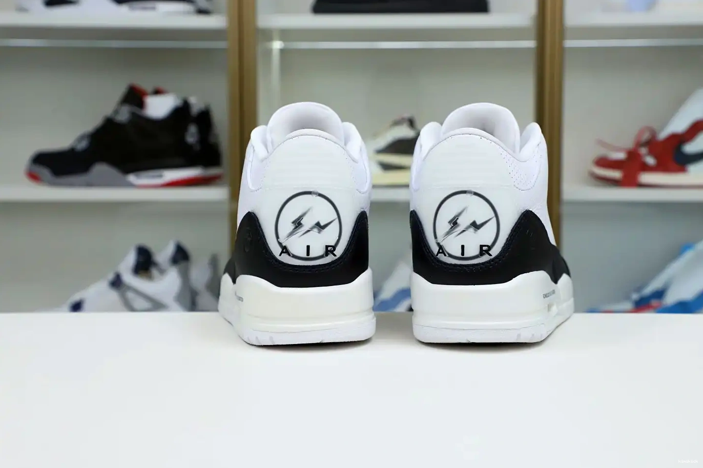 Kimikick SP 3 'WHITE' DESIGN FRAGMENT RETRO X AIR JORDAN 0223