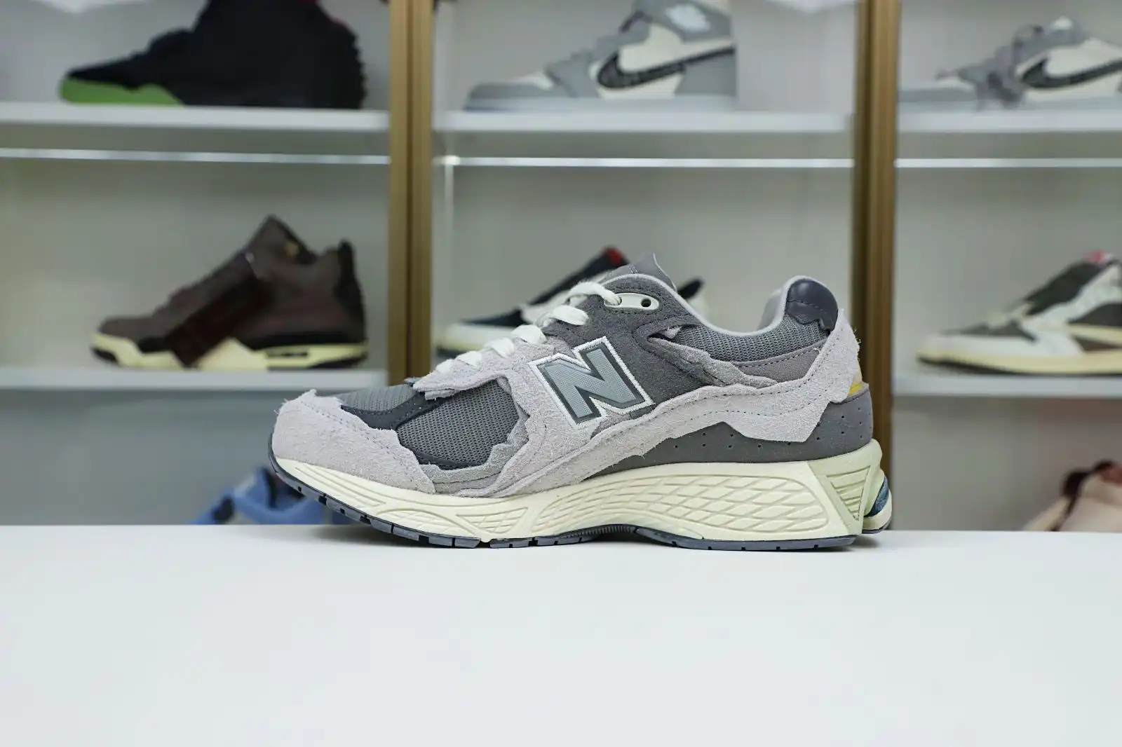 Kimikick New Balance NB 2002R  0206