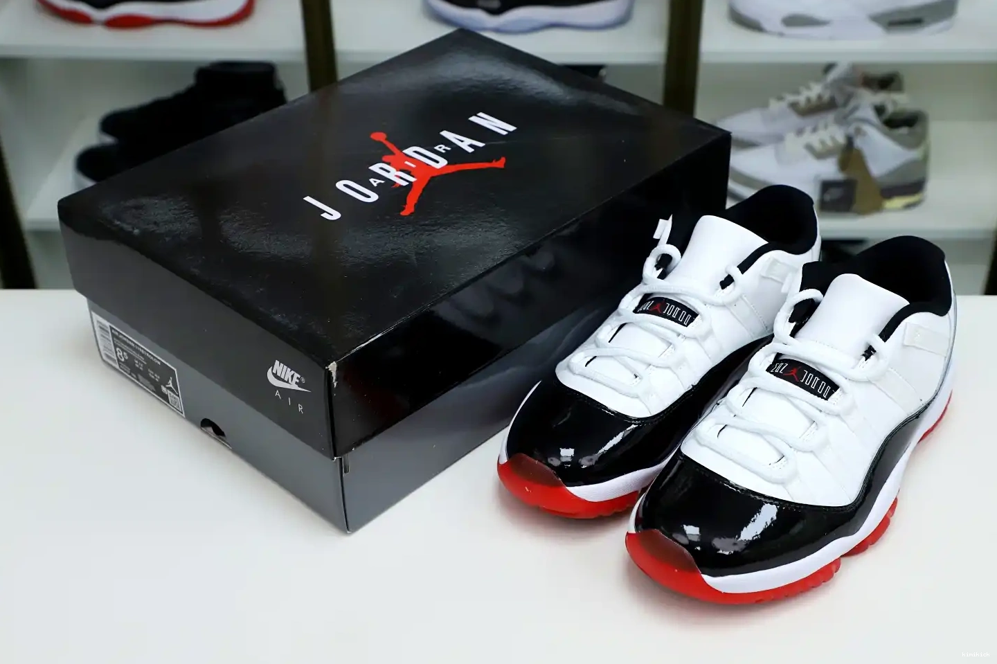 Kimikick BRED AIR WHITE JORDAN 11 LOW 0222