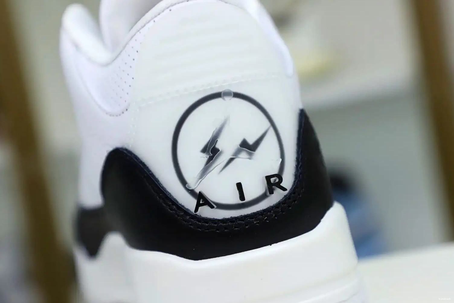 Kimikick SP 3 'WHITE' DESIGN FRAGMENT RETRO X AIR JORDAN 0223