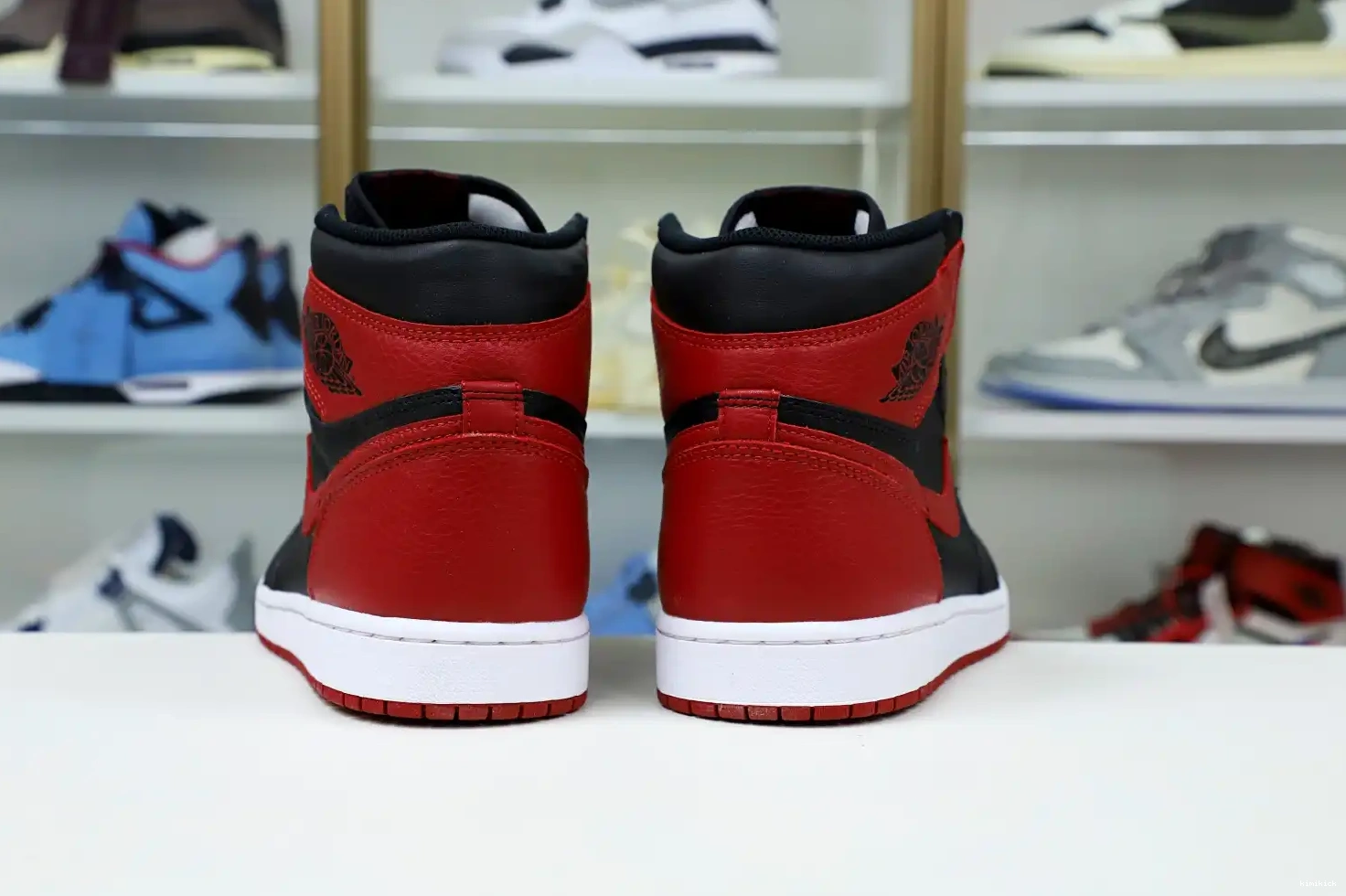 1 OG RETRO JORDAN Kimikick 'BRED' AIR HIGH 0210