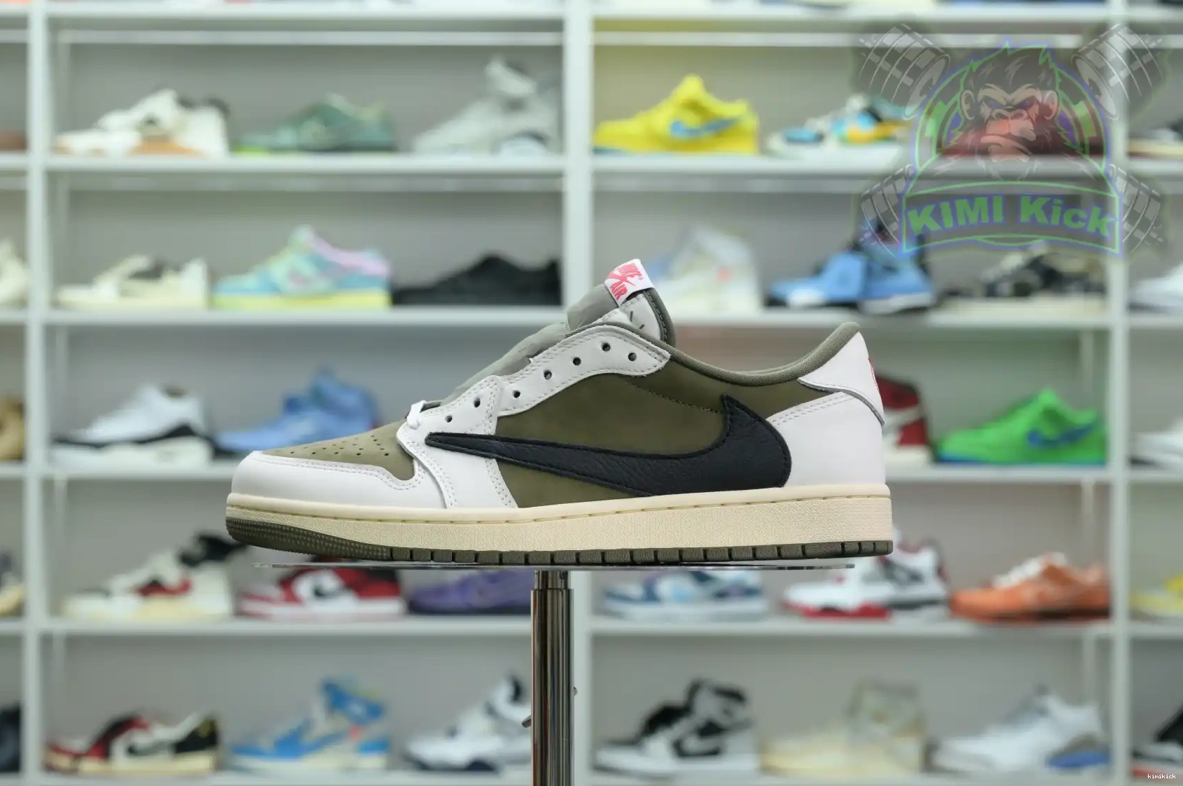 Travis Kimikick “Medium Air Scottx Jordan Olive” OG Jordan 1Low 0221