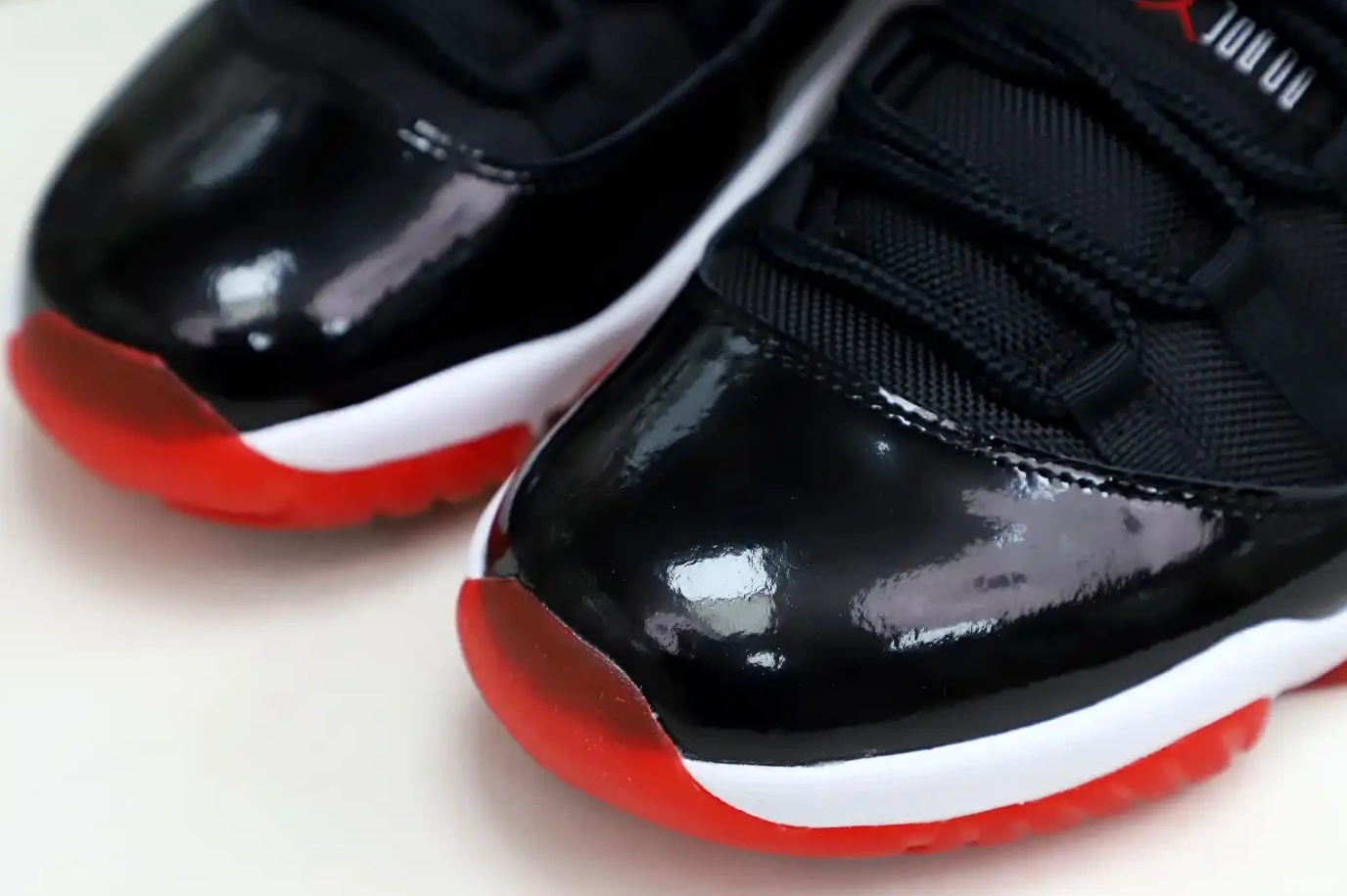 Kimikick JORDAN BRED 11 RETRO AIR LOW 0212